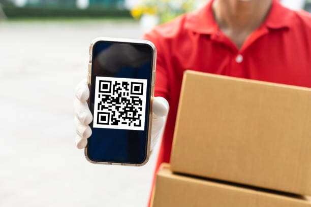 Runner holding packages and a phone with a QR code